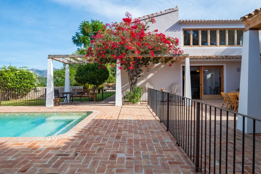 Luxury villa exterior – HDR photography