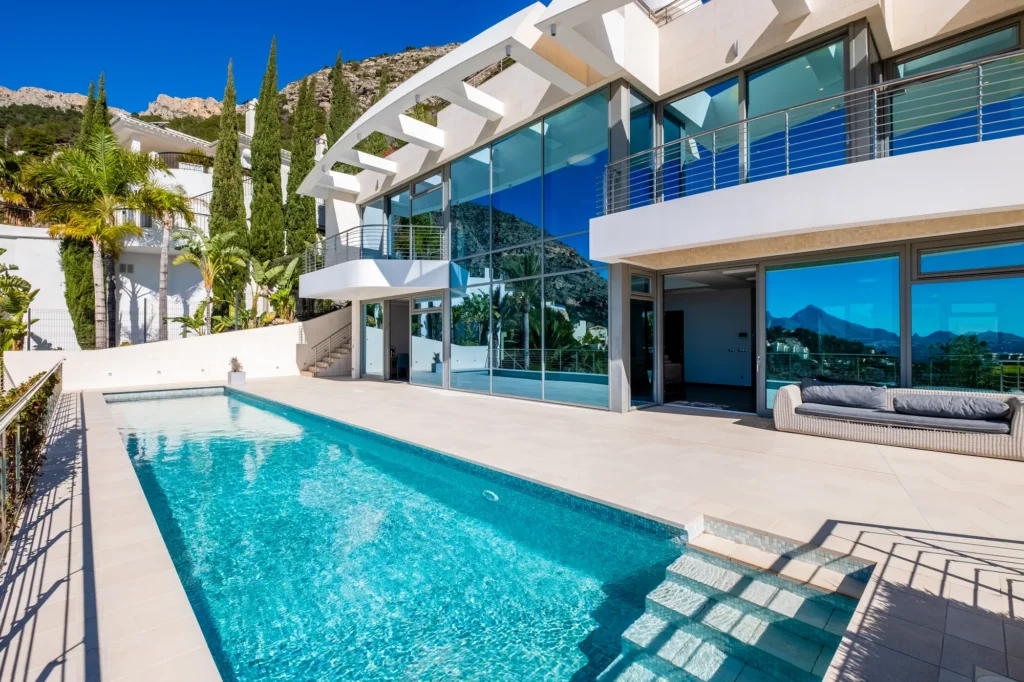 Luxury villa exterior – HDR photography