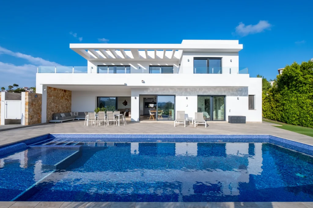 Luxury villa exterior – HDR photography