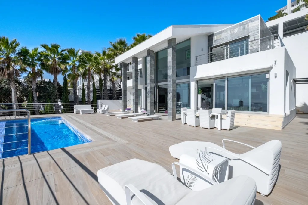 Luxury villa exterior – HDR photography