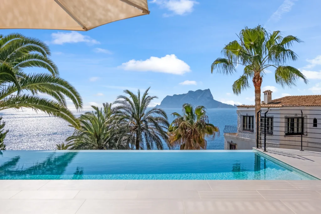 Luxury villa exterior – HDR photography