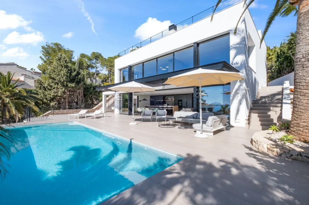 Luxury villa exterior – HDR photography