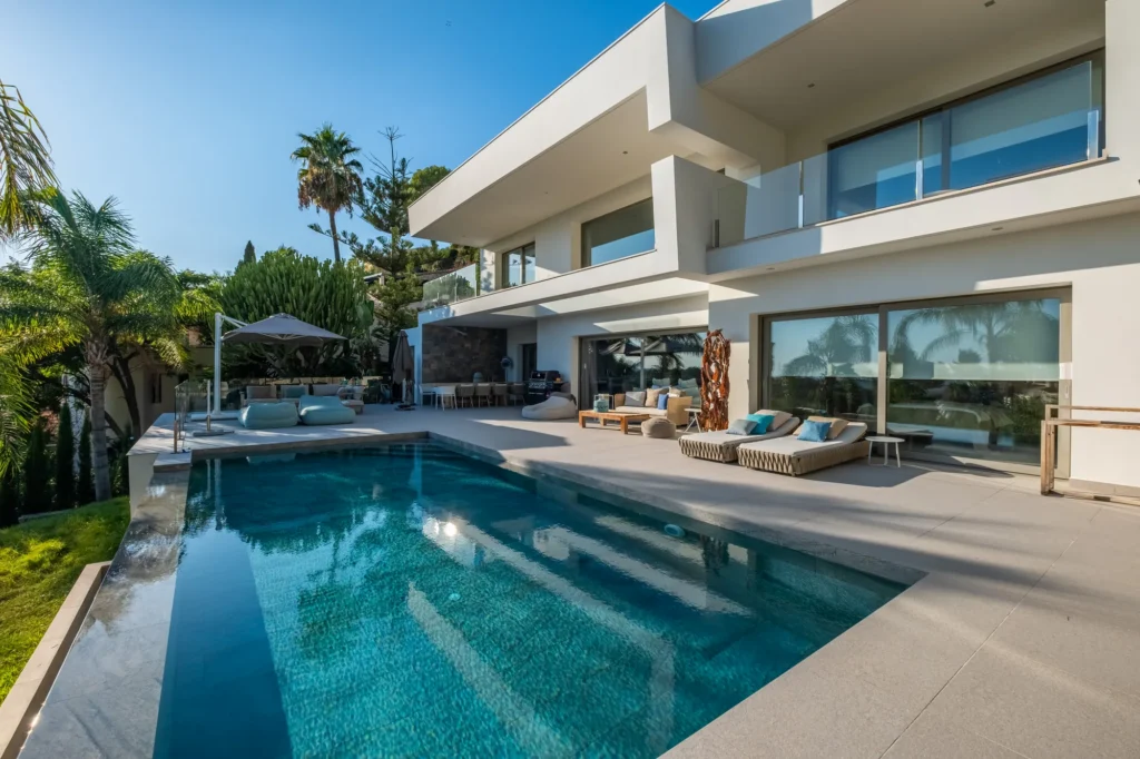 Luxury villa exterior – HDR photography